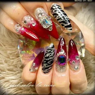 ネイル nail salon  la reine所属・nail salon la reineのネイルデザイン