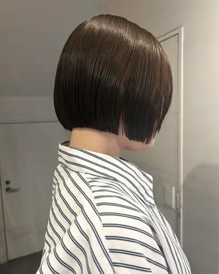 ショート hen所属・心斎橋/レイヤー/ ブリーチ/モエのヘアスタイル