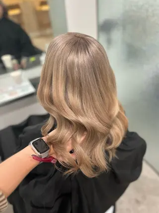 セミロング ヘアアレンジ Yuzu️🫧AO/ ハイトーン/韓国ヘアのヘアスタイル