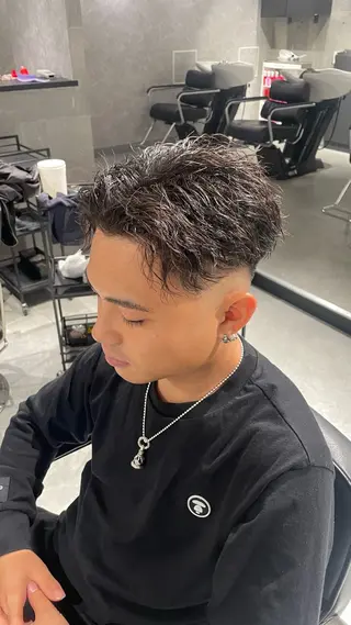 ショート パーマ メンズ 野髙 昂大のヘアスタイル