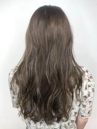 ロング カラー 小川 美奈のヘアスタイル