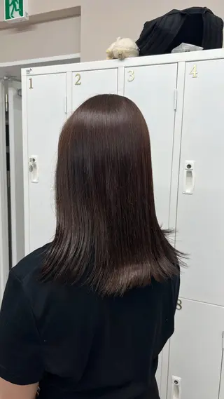 セミロング カラー LA MIU所属・湊 咲希のヘアスタイル