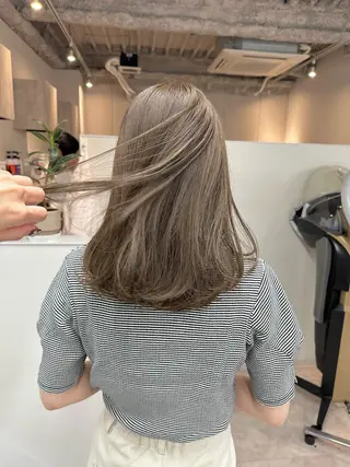 セミロング KAORU オリーブカラーのヘアスタイル