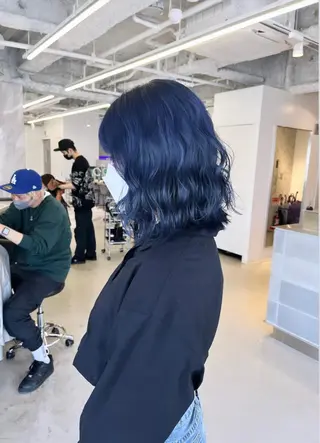 ミディアム karin💋海外 バタフライカットのヘアスタイル