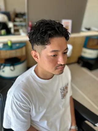 パーマ メンズ THEBARBER TEN所属・伊禮 海凪のヘアスタイル