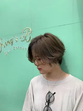 ショート カラー 組藤 沙奈のヘアスタイル