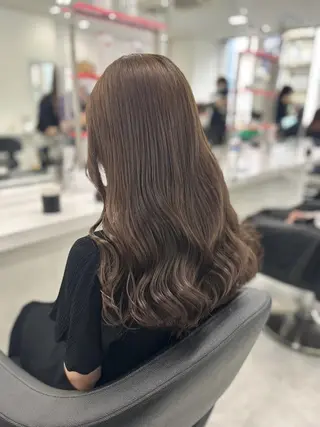 カラー BABY上野🪡🪄 ベージュ/艶カラー♡のヘアスタイル