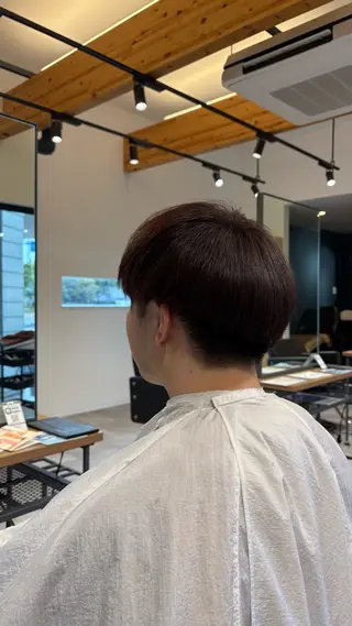ショート カラー メンズ 滑川 吏音のヘアスタイル