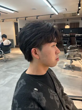 メンズ フェザーパーマ/韓国 /メンズカット保立のヘアスタイル