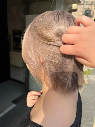 ショート カラー 艶髪/ハイトーン/ ヘアセット/モエノのヘアスタイル