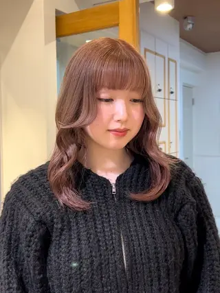 カラー moeka 表参道のヘアスタイル