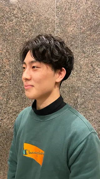 パーマ メンズ 磯谷 朋のヘアスタイル