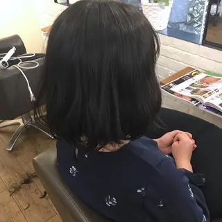 ショート カラー 上川 美幸のヘアスタイル
