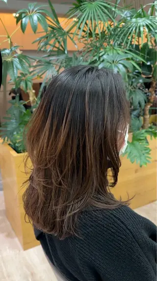 ミディアム 川上 彩夏のヘアスタイル