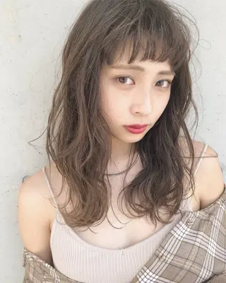 セミロング カラー Gisel エリナのヘアスタイル