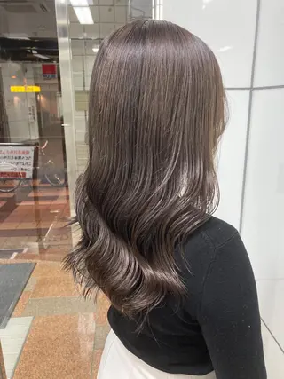 セミロング カラー 岩崎 昭憲のヘアスタイル