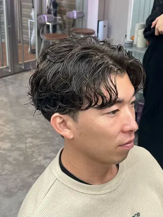 ショート パーマ メンズ 山崎 洋輔のヘアスタイル