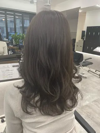 ロング カラー KANGOLSALON 富山セントラル所属・松井 亜美のヘアスタイル