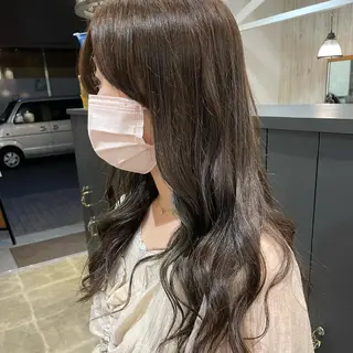 ロング 細沼 葵のヘアスタイル