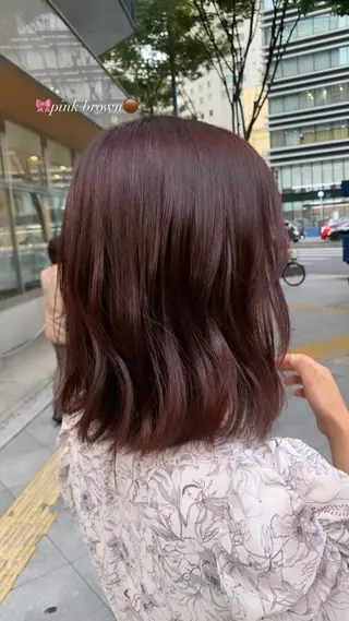 ミディアム カラー 平瀬 胡桃のヘアスタイル