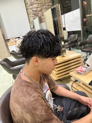 ショート パーマ メンズ ﾎｯﾄﾍﾟｯﾊﾟｰ に移行中【かな】のヘアスタイル