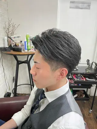 メンズ Soleria /ソレリア所属・メンズカットのプロ 田中慎一のヘアスタイル