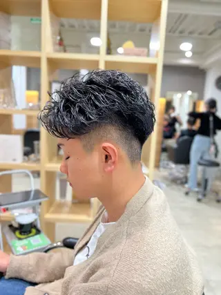 パーマ メンズ 心斎橋バレイヤージュ 小林勝貴のヘアスタイル