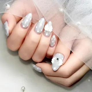 ネイル Y u a n🤍 pas á pasのネイルデザイン