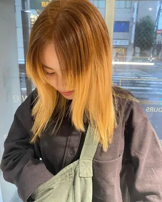 セミロング カラー ボブ/ハイトーン REINAのヘアスタイル