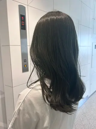 ミディアム カラー BALMY所属・BALMY- natsuのヘアスタイル