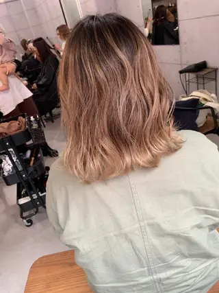 ミディアム カラー ヘアアレンジ ネイル キッズ メンズ マツエク・マツパ カラー特化サロン Eir心斎橋のヘアスタイル
