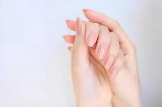 ネイル H’ami nailsalon 新大久保店所属・リサ 長さだし🍀のネイルデザイン