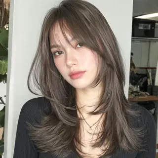 セミロング 縮毛矯正/レイヤー カット⭐️SHOTAのヘアスタイル