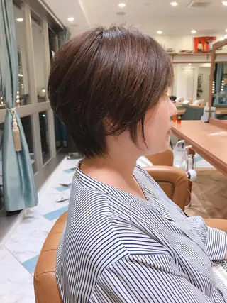 ショート Lond enikaのヘアスタイル