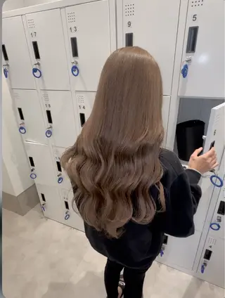 ロング カラー ブリーチ矯正💐 ミルクティー💐ナオのヘアスタイル