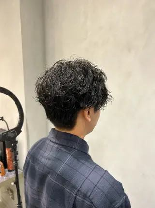 パーマ メンズ 根本 美咲のヘアスタイル
