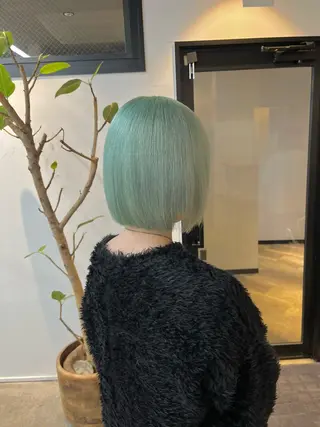 ショート カラー ハイトーンカラ ー/小川のヘアスタイル