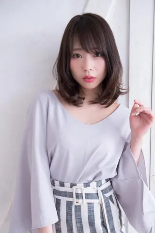 セミロング KAMIGAMI所属・KAMIGAMI SAKAEのヘアスタイル