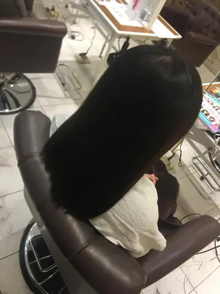 セミロング カラー ブリーチカラー🌈 嘉名 真樹のヘアスタイル