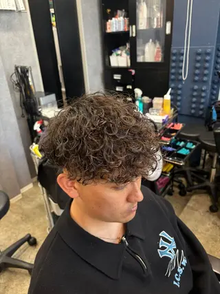 パーマ メンズ 渡 汐音のヘアスタイル