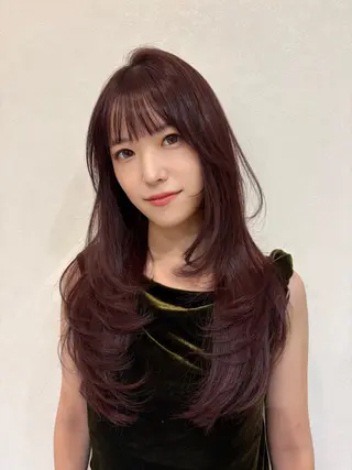 ロング 𝑦𝑢𝑟𝑖𝑎 MIRAのヘアスタイル