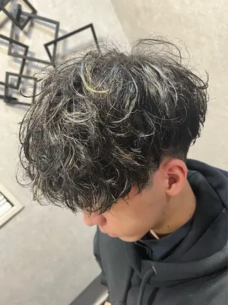 ミディアム パーマ CuMARi所属・予約の9割パーマ🌈 men's専門店のヘアスタイル