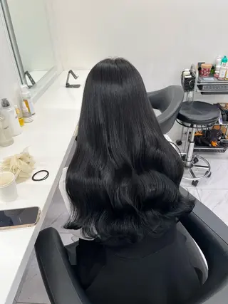 セミロング 寒色＆ブリーチ特化 寒色MiOのヘアスタイル