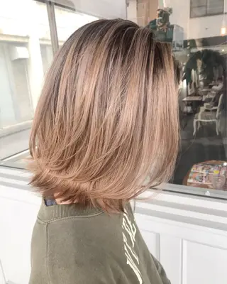 ミディアム カラー パーマ Mariana/ 鶴原-ハイライトのヘアスタイル