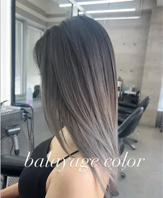 ロング iki omotesando所属・mizuki🩶 バレイヤージュのヘアスタイル