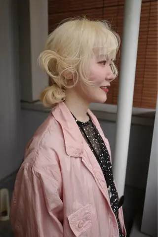 ミディアム カラー SALOWIN所属・ブリーチ🧹 ボブ✨レイヤーのヘアスタイル