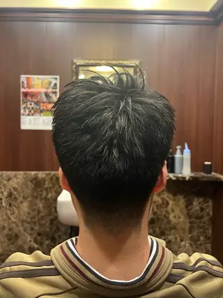 ショート ヒロ銀座バーバーショップ丸の内所属・秋山 琳太のヘアスタイル