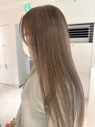 ロング カラー MAO SHIRATOのヘアスタイル