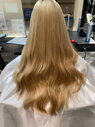 ロング WELLY  TOKYO所属・🌈レイヤーカット/ ハイトーン🌈タクマのヘアスタイル