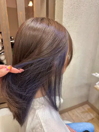 セミロング カラー 阿部 美咲のヘアスタイル